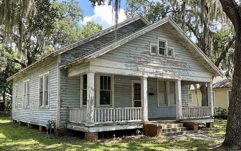 Is Your Exterior Paint in Gainesville Starting to Peel?