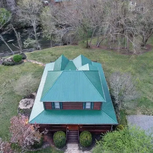 Soft-Wash Cleaning Roofs